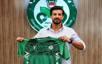 ذوب‌آهن هافبک جدیدش را معرفی کرد
