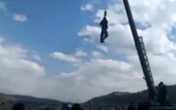 رفتار جنجالی طرفداران نماینده منتخب یاسوج: دار زدن نمادین نماینده پیشین