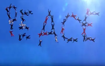 دعوت به صلح در آسمان+فیلم