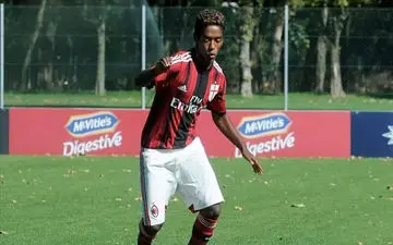  فوتبالیست جوان خودکشی کرد