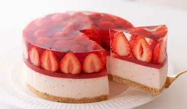 طرز تهیه چیزکیک توت‌ فرنگی یخچالی