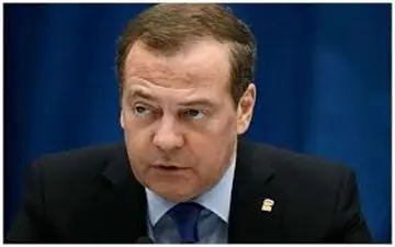  مدودف: برخی کشورها آماده اند کلاهک هسته ای در اختیار ایران قرار دهند 