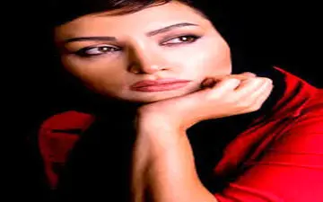 پوشش و میکاپ روناک یونسی در کانادا