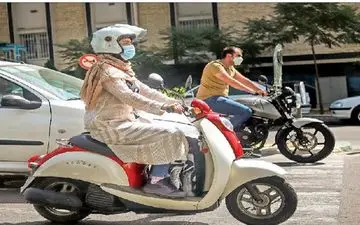 زنان مجاز به موتورسواری نیستند،تمام!