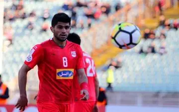 مسئولان تراکتور در تلاش برای نگه داشتن اسماعیلی فر در جمع سرخپوشان