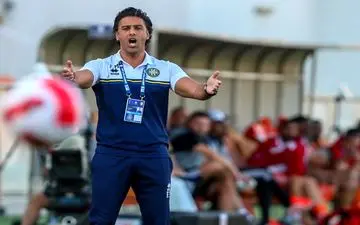 سرمربی محبوب استقلالی ها از کوره در رفت