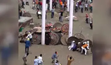 جشنواره عجیب پرتاب سنگ در هند که 100 زخمی برجای گذاشت!