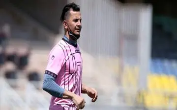 باشگاه ماشین سازی: با دروازه‌بان بداخلاق پرسپولیس برخورد کنید