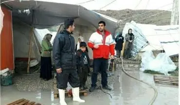 هلال احمر به 482 خانواده سیل زده کرمانشاه امداد رسانی کرد