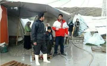  هلال احمر به 482 خانواده سیل زده کرمانشاه امداد رسانی کرد