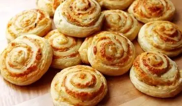 طرز تهیه پیراشکی مارپیچی مرغ؛ غذای رستورانی خوشمزه با طعمی متفاوت