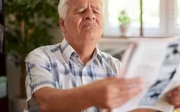 چه زمانی برای تاری دید به پزشک مراجعه کنیم؟