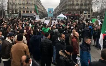 تظاهرات در فرانسه علیه کاندیداتوری بوتفلیقه