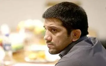  حکم ریاست علیرضا دبیر در فدراسیون کشتی صادر شد