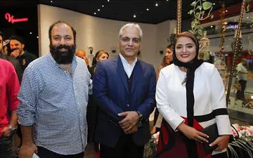 عکس/ نرگس محمدی و همسرش در کنار مهران مدیری