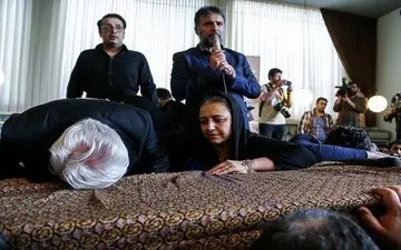 مراسم تشییع پیکر مرحوم عارف لرستانی +تصاویر