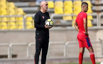 حربه مربی پرسپولیس برای تخریب روحیه استقلالی‌ها در آستانه دربی