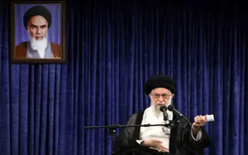 رهبر انقلاب: توقع دارید آمریکا از سپاه خوشش بیاید؟ 