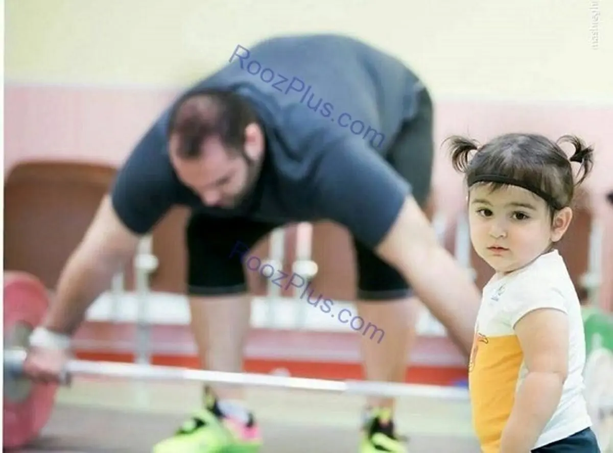 عکس/ حضور دختر قوی ترین مرد ایران در تمرینات پدر