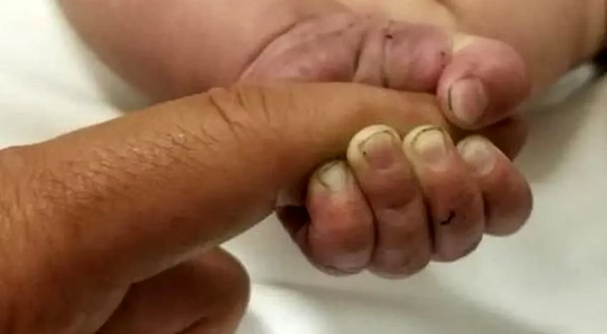 کشف نوزاد 5 ماهه در جنگل ؛ او را زنده از زیر خاک بیرون کشیدند