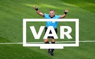 آیا معضلی بنام(VAR) مشکلات بنیادی فوتبال مارا حل می کند؟
