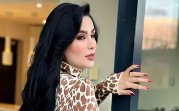 جشن تولد دنیا جهانبخت با عکسهای شرم آور|این عکس از دنیا جهانبخت شوکه کننده است!