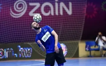 بنزما رئیس ناپولی را "دیوانه" خواند