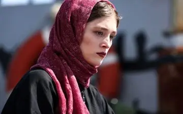 پوشش عجیب و غریب “فرشته حسینی” با لباسهای بسیار گشاد در خارج/ عکس