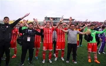  پاداش نقدی جادوگر به سرخ‌پوشان