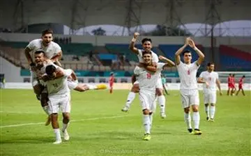 چطور تاتنهام اجازه داد اما  روبین و شارلوا نه؟