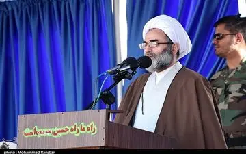 امام جمعه رشت: برگزارکنندگان مراسمات عزاداری فرهنگ اسلام سیاسی را ترویج کنند