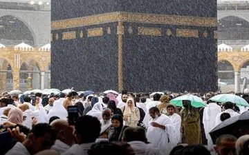 معجزه آسمانی: بارش رحمت الهی در دل تابستان گرم مکه