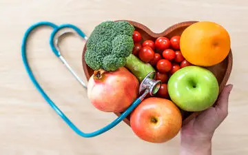 بعد از 50 سالگی این غذاها را نخورید!