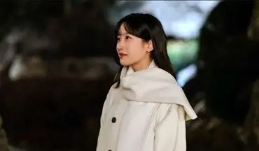 پاییز امسال شبیه کره‌ای‌ها باشید! | هودی اورسایز را به سبک این بازیگر زیبای کره‌ای بپوشید