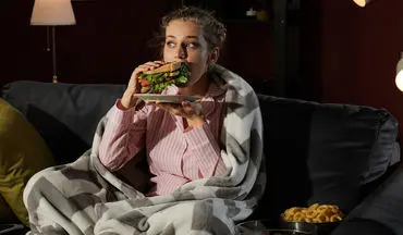 راز کاهش وزن بدون رژیم سخت؟  فقط کافیه بدونی کی غذا بخوری!
