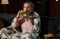 راز کاهش وزن بدون رژیم سخت؟  فقط کافیه بدونی کی غذا بخوری!