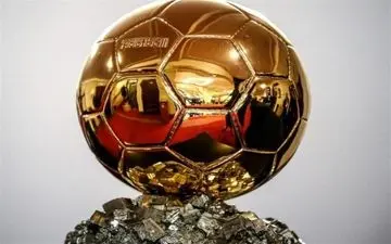 توپ طلای ۲۰۲۵ با حضور دو کودک به تئاتر دو شاتله پاریس رسید + ویدئو