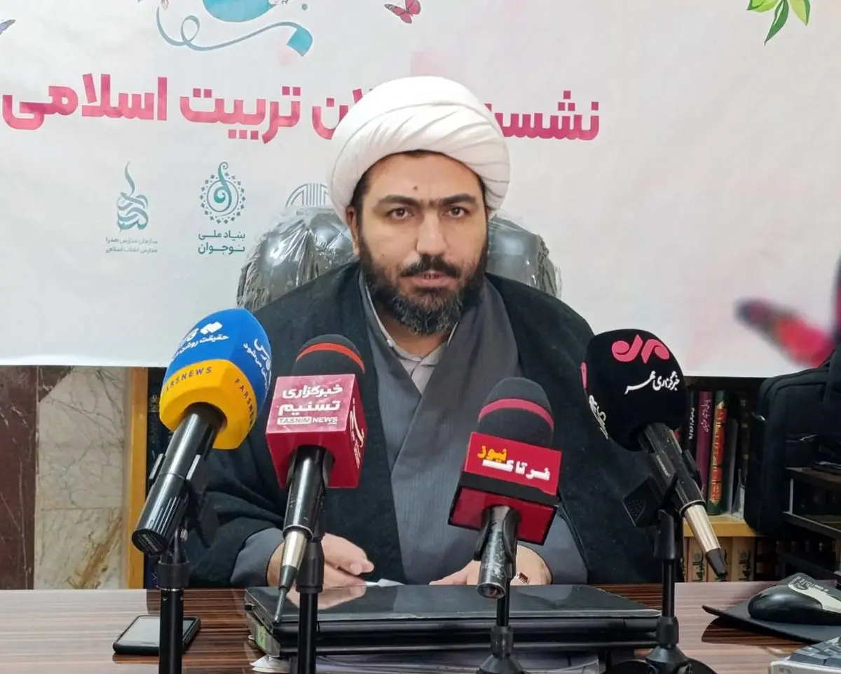راه مقابله با فتنه دشمنان، تربیت نوجوانانی مومن وخداجوست