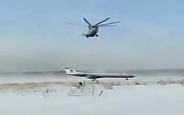 حمل هواپیمای مسافربری توپولوف توسط بالگرد + فیلم