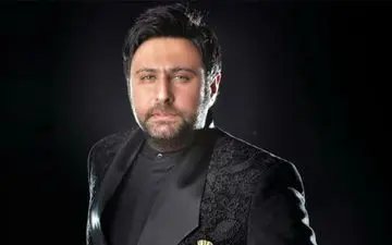 خواننده معروف به عیادت یک بازیگر رفت/عکس