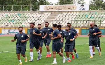 انتقاد شدید سرمربی فجر از مسئولان استانی