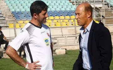 سرمربی پرسپولیس خیال کریم باقری را راحت کرد