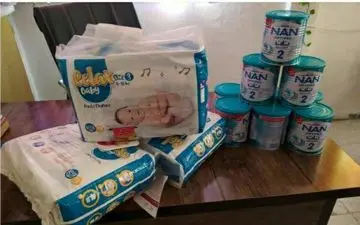 
توزیع بسته های حمایتی بین کودکان کار و خانواده آنها 