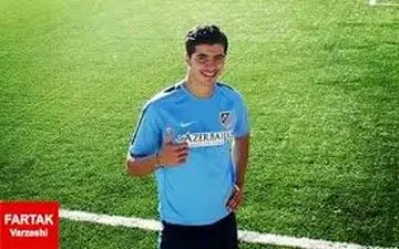 تفریح «سعید عزت‌اللهی» در کنار برج ایفل 