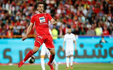 مهاجم پرسپولیس باشگاه را تهدید کرد