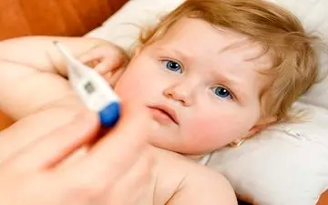  چطور تب نوزاد را پایین بیاوریم