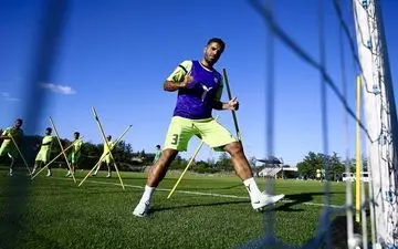 مصدومیت تلخ برای مدافع استقلال؛ دربی و نیم فصل از دست رفت؟