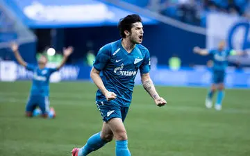 رونمایی سردار آزمون از ماشین فوق لاکچری اش