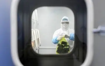 ویروس کرونا تا چه زمانی از بدن بیمار به دیگران سرایت می‌کند؟