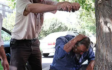 
گرمای زندگی در دمای ۴۵ درجه سانتیگرادی قم + فیلم